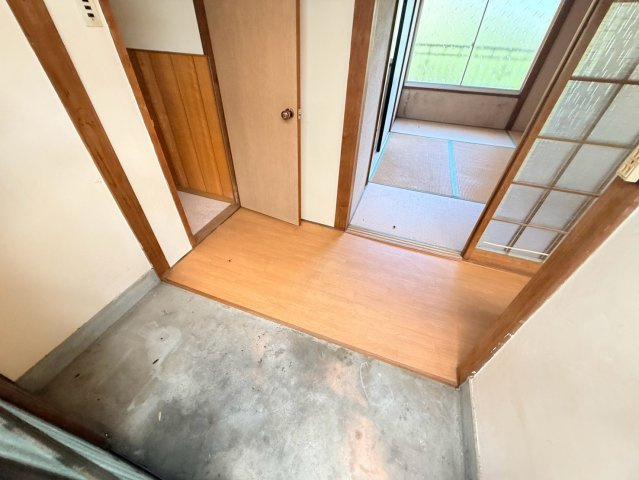 千鳥丘アパートの玄関