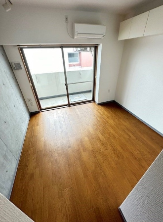 URBAN FLATS江坂の居間・リビング