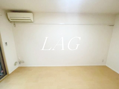 【居間・リビング】 | アゼリア | 洋室のお部屋です。
