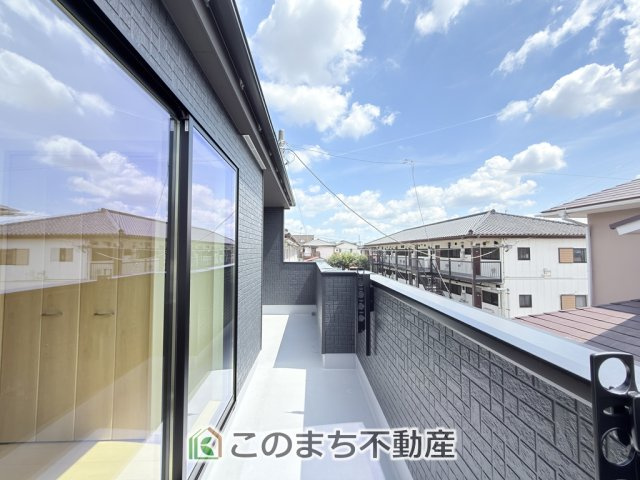 ハートフルタウン宇都宮市御幸ケ原町126番のバルコニー|南向きの大型バルコニーは陽当り良好で、たっぷりのお洗濯物もよく乾きます！