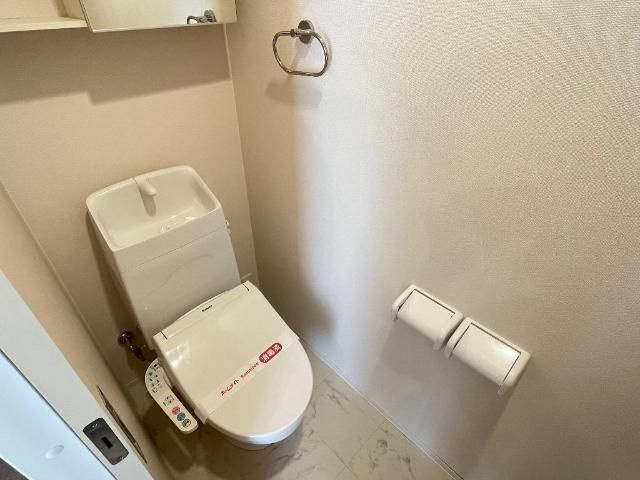 ラピスラズリのトイレ
