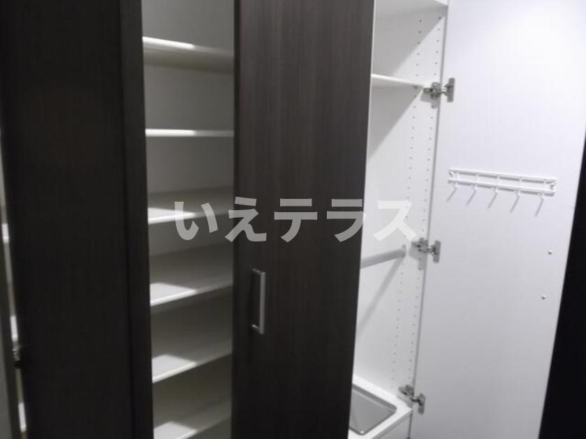 ワコーレシティ神戸三宮の玄関