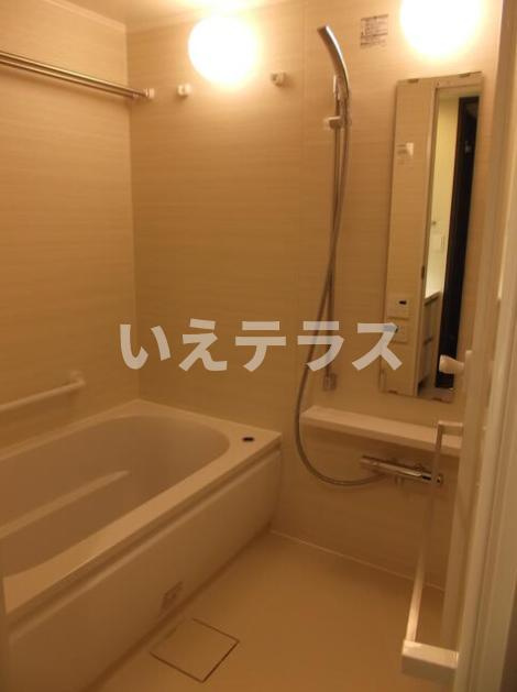 ワコーレシティ神戸三宮の浴室