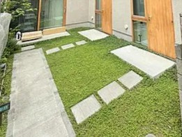緑町の長屋のエントランス