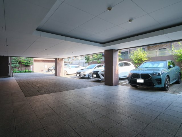 パーク・コート四谷の駐車場|パーク・コート四谷：敷地内に駐車場・駐輪場ございます！