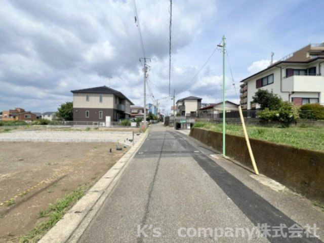 高座郡寒川町岡田3丁目　建築条件なし　売地　区画Dの前面道路含む現地写真|前面道路の様子です◇