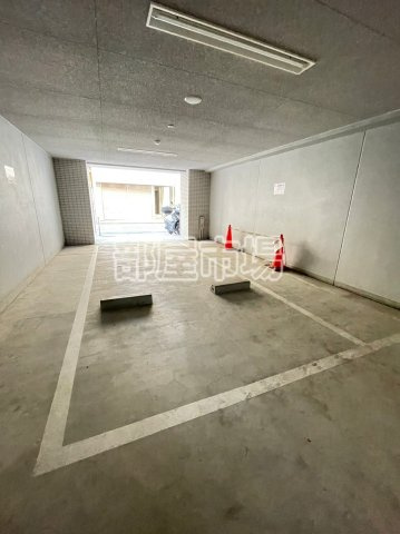グランスタイル浅草の駐車場