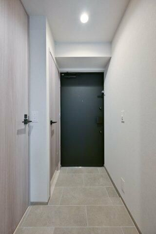 リビオメゾン西麻布の玄関