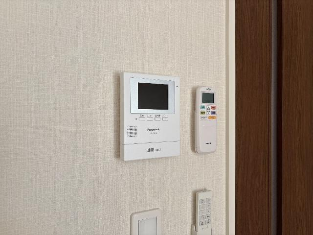 サンウイングの内装|カメラ付インターホン