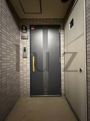 グローリオ桜木町音楽通りの玄関