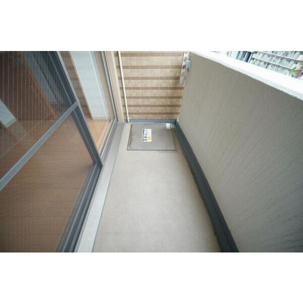 URBAN FLATS江坂のバルコニー