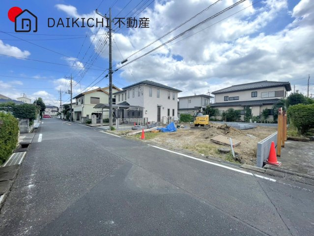 【前面道路含む現地写真】 | 坂戸市溝端町4期　ブルーミングガーデン　新築戸建　全2棟　2号棟