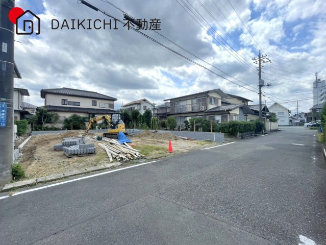 【前面道路含む現地写真】 | 坂戸市溝端町4期　ブルーミングガーデン　新築戸建　全2棟　2号棟