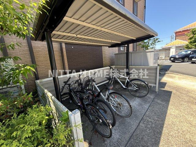 エスポワール・ヒデの駐車場|敷地内に駐輪場＆駐車場があります◆