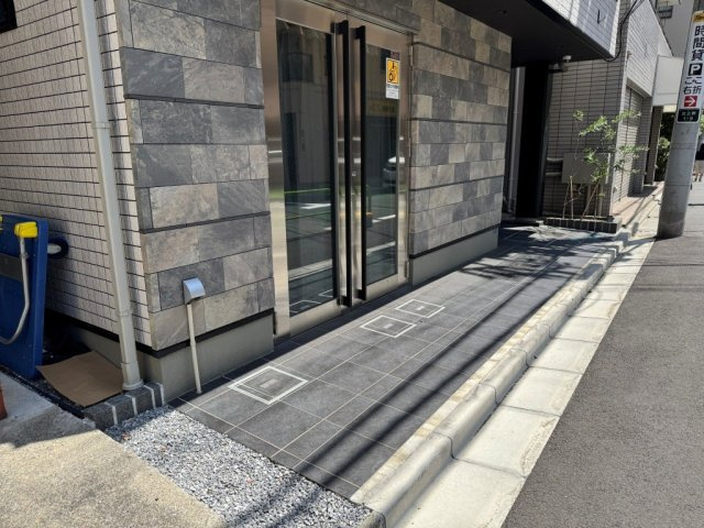 草野ビル のエントランス