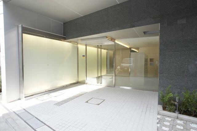 プラウドフラット白金高輪のエントランス