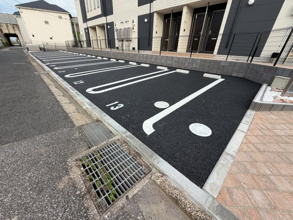 【駐車場】 | チャコール　Ⅱ番館