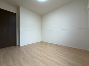 【洋室】 | チャコール　Ⅱ番館
