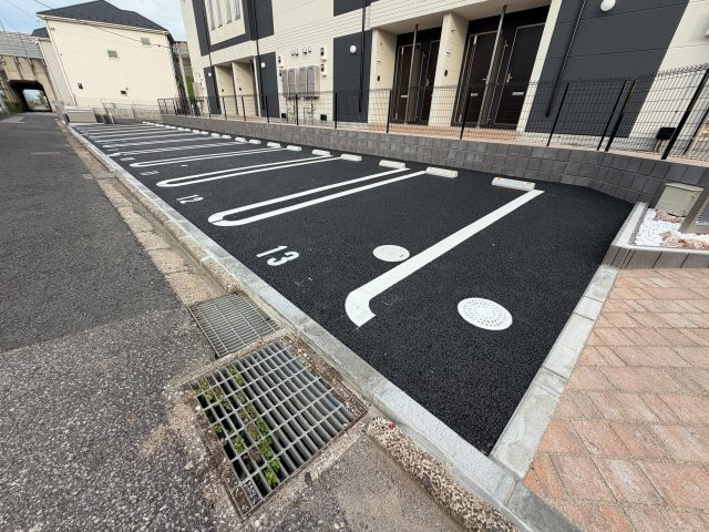 【駐車場】 | チャコール　Ⅱ番館