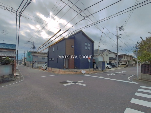 ブルーミングガーデン岡崎市中町4丁目の前面道路含む現地写真