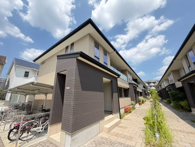 グランヴェルデ高槻　南棟の外観