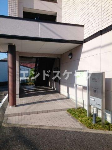 プラティークのエントランス|高崎、前橋のお部屋探しはエンドスケープまで！お客様の理想お聞かせ下さい♪