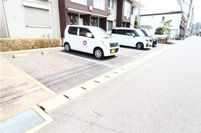 チリエージョの駐車場