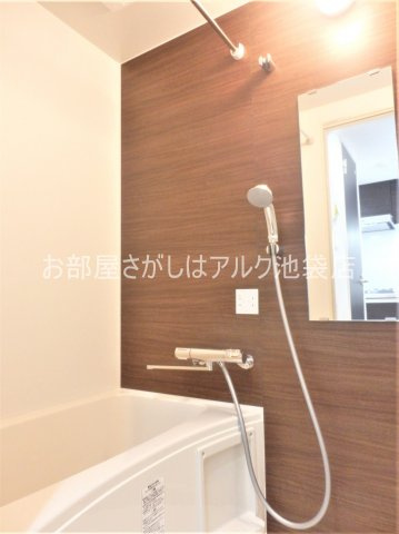 中野区若宮２丁目のアパートの浴室|同仕様