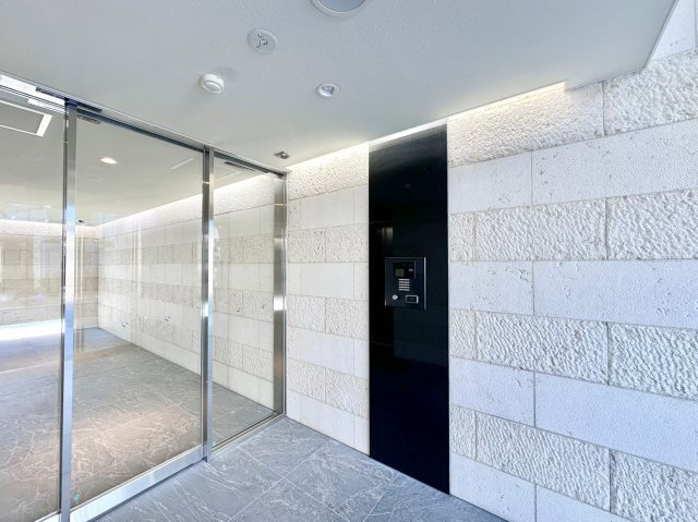 VILLA・SERENO姫路のエントランス