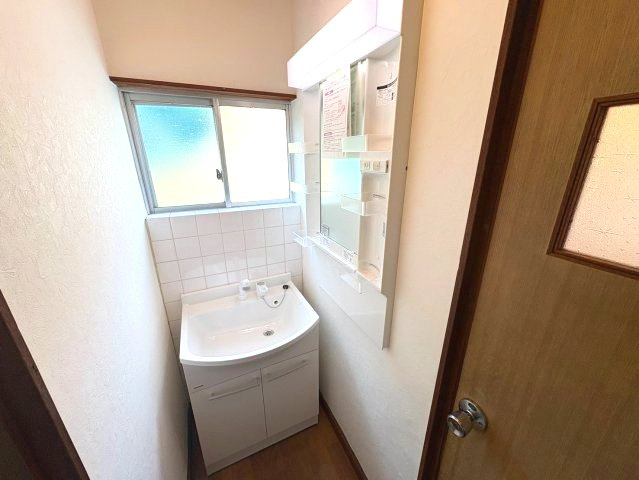 向野町戸建の洗面所