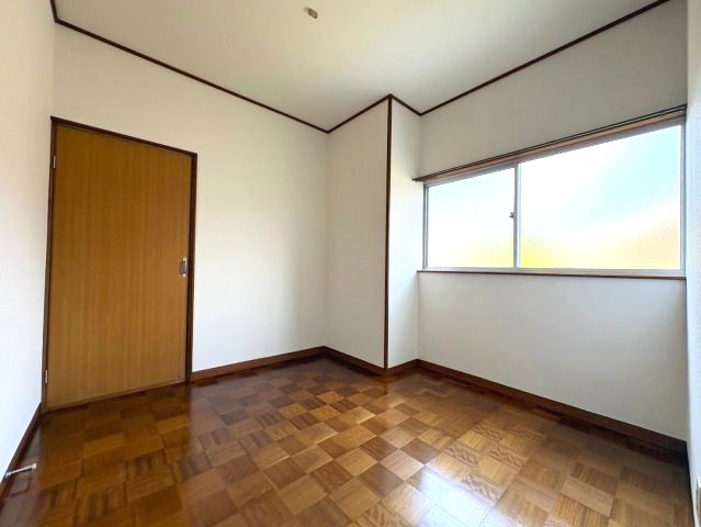 向野町戸建の洋室