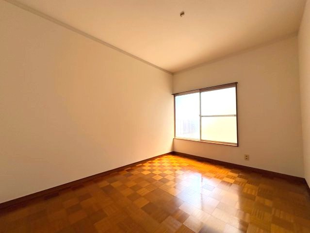 向野町戸建の洋室