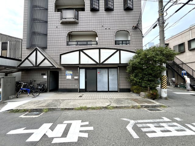 泰松ビル　１階店舗・事務所の外観