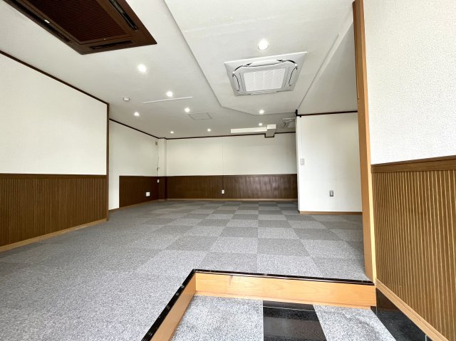 泰松ビル　１階店舗・事務所の内装