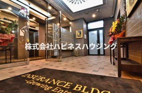INSURANCE(インシュランス)BLDG.(ビルディング)XIX(ナインティーン)松戸のエントランス