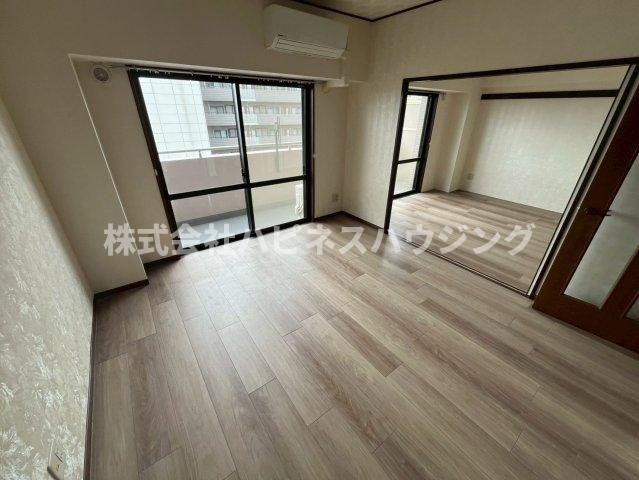 INSURANCE(インシュランス)BLDG.(ビルディング)XIX(ナインティーン)松戸の居間・リビング