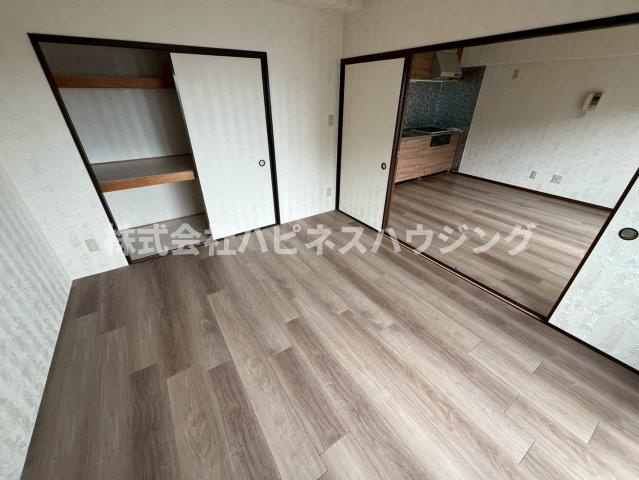 INSURANCE(インシュランス)BLDG.(ビルディング)XIX(ナインティーン)松戸の洋室
