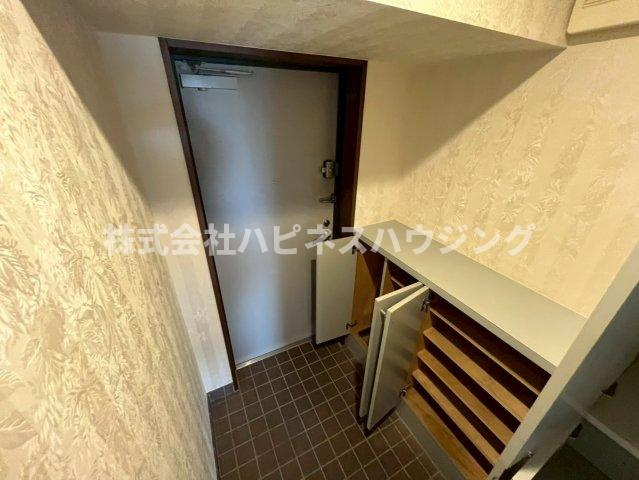 INSURANCE(インシュランス)BLDG.(ビルディング)XIX(ナインティーン)松戸の玄関