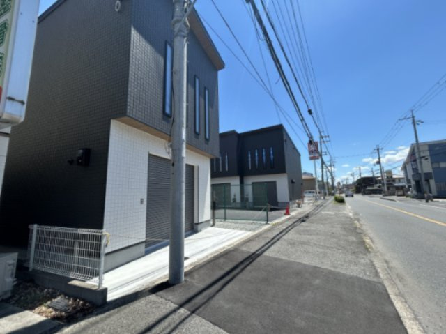 島泉8丁目事務所付倉庫・車庫