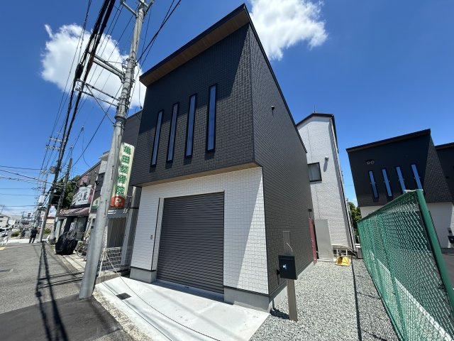 島泉8丁目事務所付倉庫・車庫