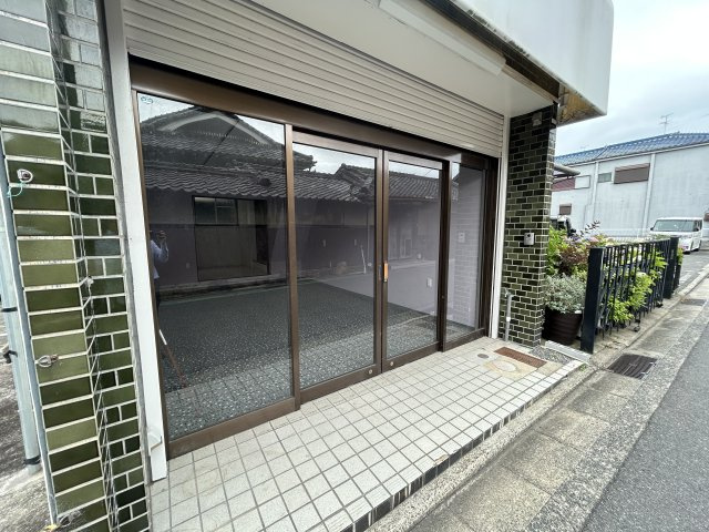 小山1丁目住居付き店舗