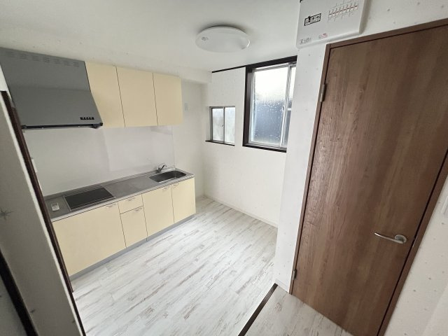 小山1丁目住居付き店舗