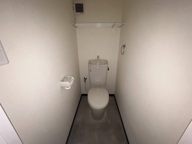 鷹合1丁目店舗・事務所