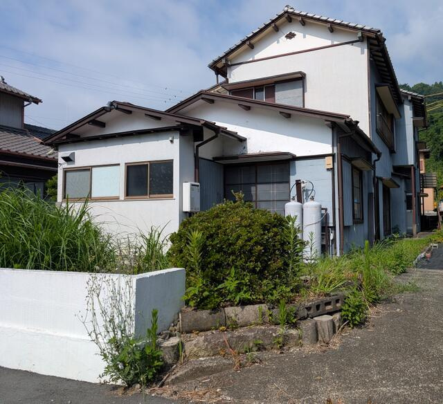 富士市岩淵の売地|東側通路の北から見た外観です