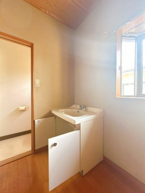 富士市森島の中古一戸建|２階洗面台
