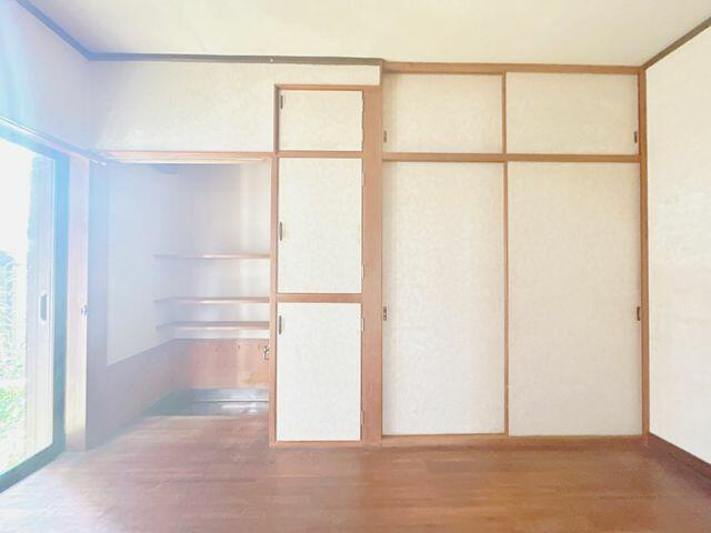 富士市森島の中古一戸建|１階８帖洋室収納