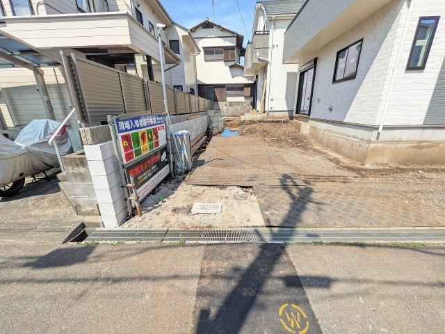 八王子市　散田町　新築一戸建て　１４期の駐車場|～2台駐車可能カースペース～