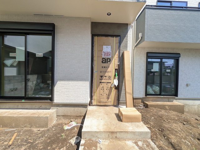八王子市　散田町　新築一戸建て　１４期の玄関|～玄関は安心のWロックキーを採用～