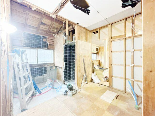 富士宮市羽鮒の中古一戸建|浴室、トイレ、洗面付近