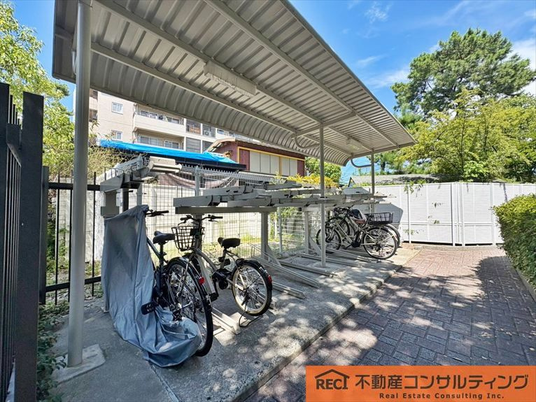 グラン・フェルティ東灘住吉川の駐車場